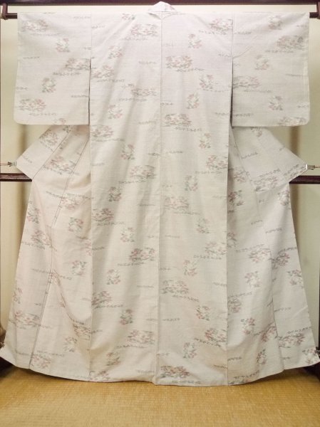 Photo1: P0818J Vintage Japanese kimono Purplish Off White TSUMUGI pongee for women / Silk. Flower (Grade B) (1)