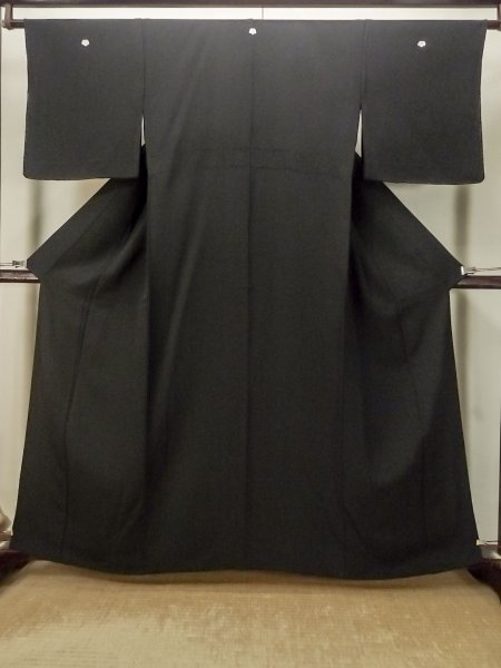 Photo1: Mint P0818N Vintage Japanese kimono Black MONTSUKI crests for women / Silk. (Grade A) (1)