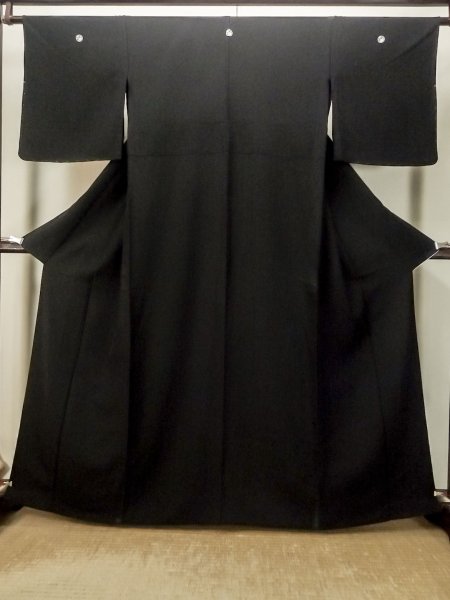 Photo1: Mint P0818P Vintage Japanese kimono Black MONTSUKI crests for women / Silk. (Grade A) (1)
