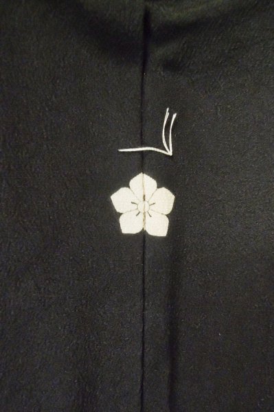 Photo3: Mint P0818P Vintage Japanese kimono Black MONTSUKI crests for women / Silk. (Grade A) (3)