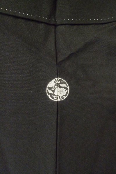 Photo3: P0818Q Vintage Japanese kimono Black MONTSUKI crests for women / Silk. (Grade B) (3)