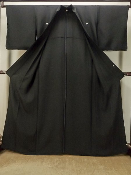 Photo2: Mint P0818T Vintage Japanese kimono Black MONTSUKI crests for women / Silk. (Grade A) (2)