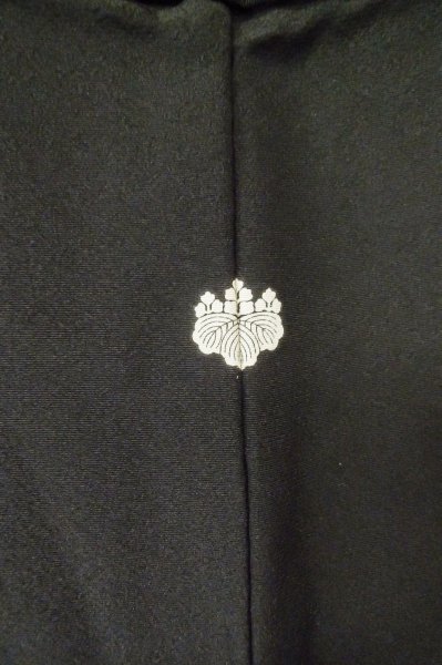 Photo3: Mint P0818T Vintage Japanese kimono Black MONTSUKI crests for women / Silk. (Grade A) (3)