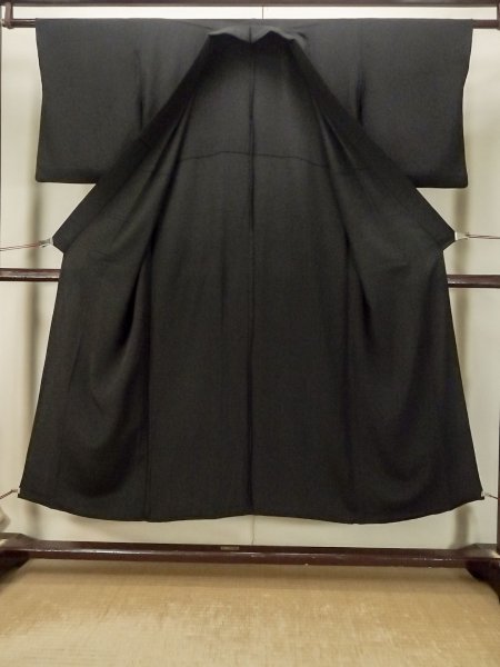 Photo2: P0818V Vintage Japanese kimono Black MONTSUKI crests for women / Silk. (Grade B) (2)