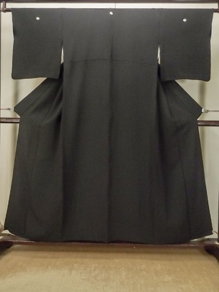 Photo1: P0818W Vintage Japanese kimono Black MONTSUKI crests for women / Silk. (Grade B) (1)