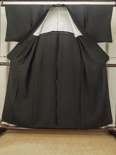 Photo2: P0818W Vintage Japanese kimono Black MONTSUKI crests for women / Silk. (Grade B) (2)