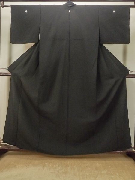 Photo1: P0818Z Vintage Japanese kimono Black MONTSUKI crests for women / Silk. (Grade B) (1)