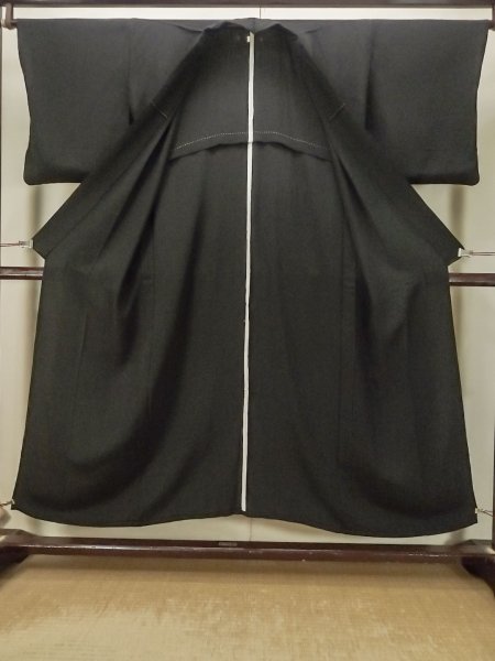 Photo2: Mint P0819A Vintage Japanese kimono Black MONTSUKI crests for women / Silk. (Grade A) (2)