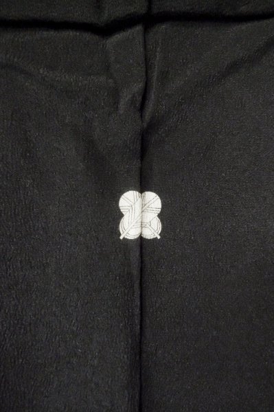 Photo3: Mint P0819A Vintage Japanese kimono Black MONTSUKI crests for women / Silk. (Grade A) (3)