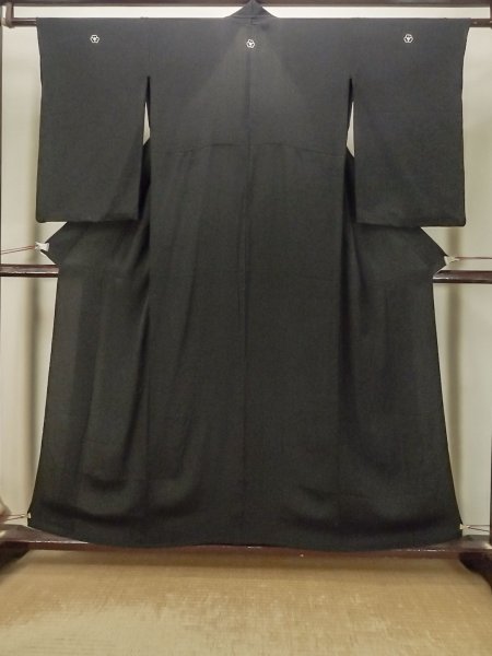Photo1: P0819B Vintage Japanese kimono Black MONTSUKI crests for women / Silk. (Grade B) (1)