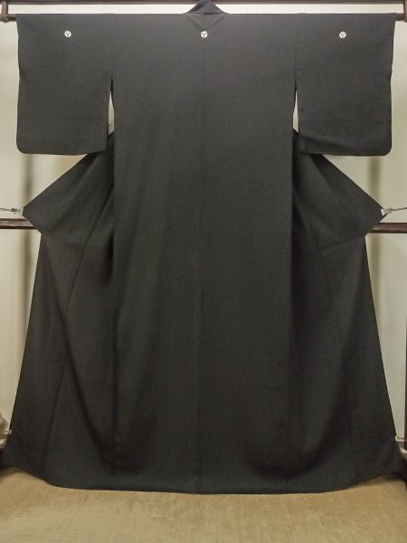 Photo1: P0819C Vintage Japanese kimono Black MONTSUKI crests for women / Silk. (Grade B) (1)