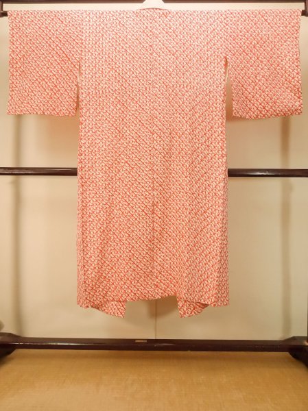 Photo2: P0901B Vintage Japanese kimono Red JUBAN undergarment for women / Silk. Gradation (Grade C) (2)