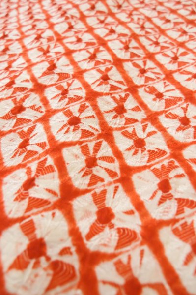 Photo8: P0901B Vintage Japanese kimono Red JUBAN undergarment for women / Silk. Gradation (Grade C) (8)