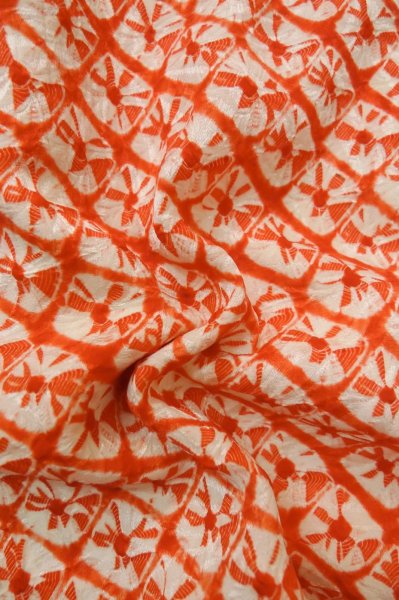 Photo12: P0901B Vintage Japanese kimono Red JUBAN undergarment for women / Silk. Gradation (Grade C) (12)