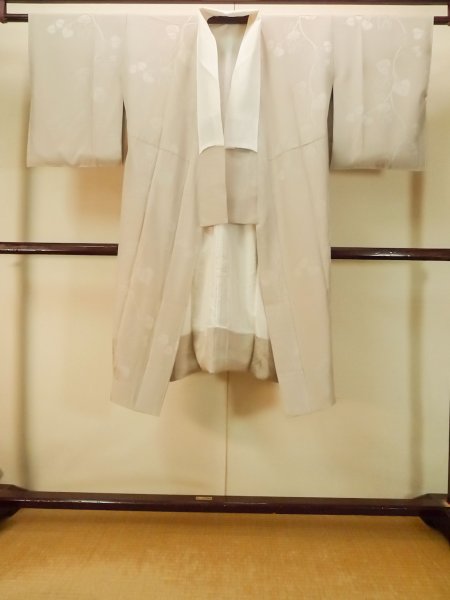Photo1: Mint P0901F Vintage Japanese kimono Pale Grayish Brown JUBAN undergarment for women / Silk. (Grade A) (1)