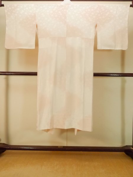 Photo2: Mint P0901G Vintage Japanese kimono Pale Pink JUBAN undergarment for women / Silk. Gradation (Grade A) (2)
