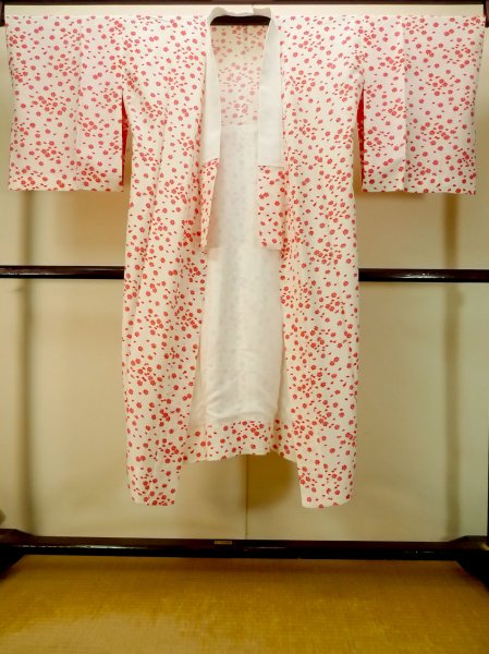 Photo1: Mint P0901M Vintage Japanese kimono White JUBAN undergarment for women / Silk. MOMIJI maple leaf (Grade A) (1)