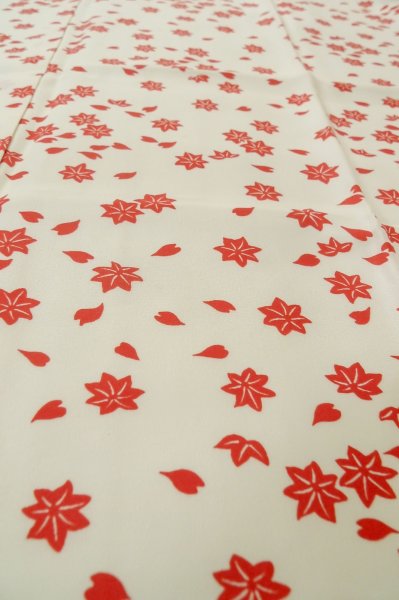 Photo10: Mint P0901M Vintage Japanese kimono White JUBAN undergarment for women / Silk. MOMIJI maple leaf (Grade A) (10)