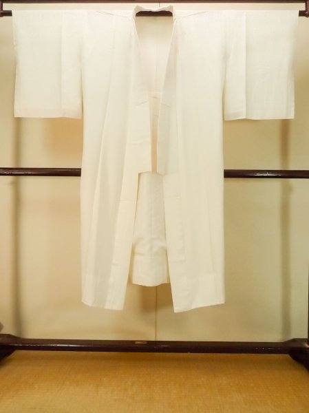 Photo1: Mint P0901N Vintage Japanese kimono White JUBAN undergarment for women / Silk. (Grade A) (1)