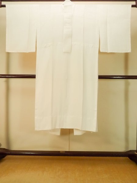 Photo2: Mint P0901N Vintage Japanese kimono White JUBAN undergarment for women / Silk. (Grade A) (2)