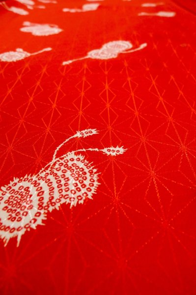 Photo9: P0901Q Vintage Japanese kimono Vivid Red JUBAN undergarment for women / Synthetic. TSUDUMI hand drum (Grade C) (9)