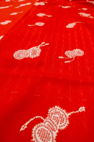 Photo10: P0901Q Vintage Japanese kimono Vivid Red JUBAN undergarment for women / Synthetic. TSUDUMI hand drum (Grade C) (10)