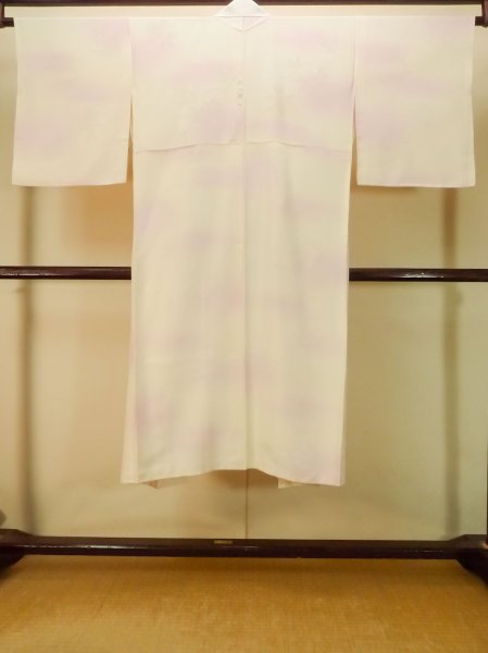 Photo2: P0901U Vintage Japanese kimono Pale Wisteria JUBAN undergarment for women / Silk. SAKURA cherry blossom (Grade B) (2)