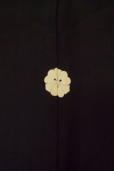 Photo3: Mint P0901Z Vintage Japanese kimono Black MONTSUKI crests for women / Silk. (Grade B) (3)