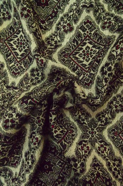 Photo12: P0916D Vintage Japanese kimono Black HITOE unlined for women / Wool. Lozenges, The thread is partially loose at bottom hem. (Grade D) (12)