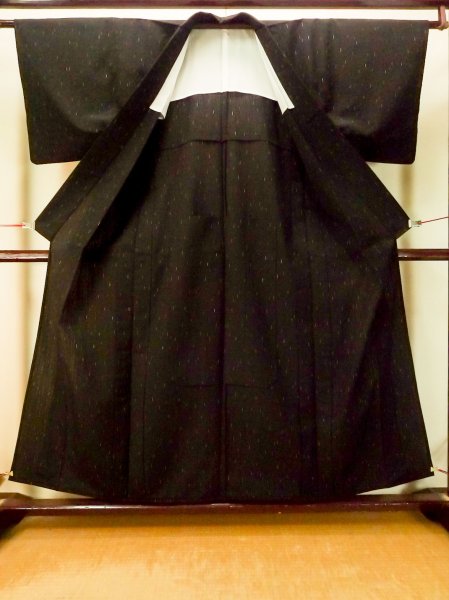 Photo2: P0916E Vintage Japanese kimono Black HITOE unlined for women / Wool. Line (Grade B) (2)