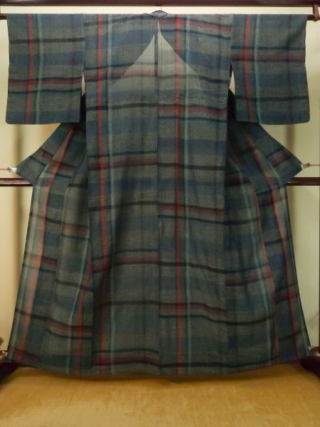 Photo1: P0916F Vintage Japanese kimono Gray HITOE unlined for women / Wool. Plaid Checks (Grade B) (1)