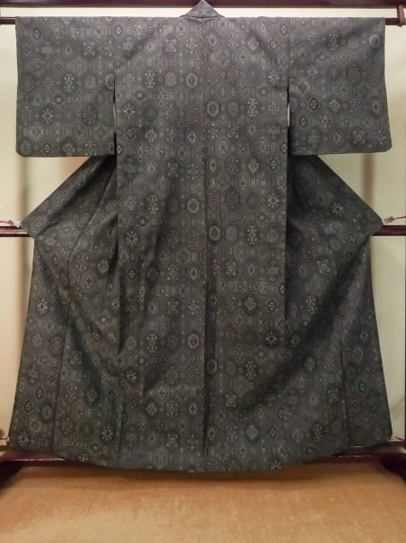 Photo1: Mint P0916G Vintage Japanese kimono Black HITOE unlined for women / Wool. Abstract pattern (Grade A) (1)