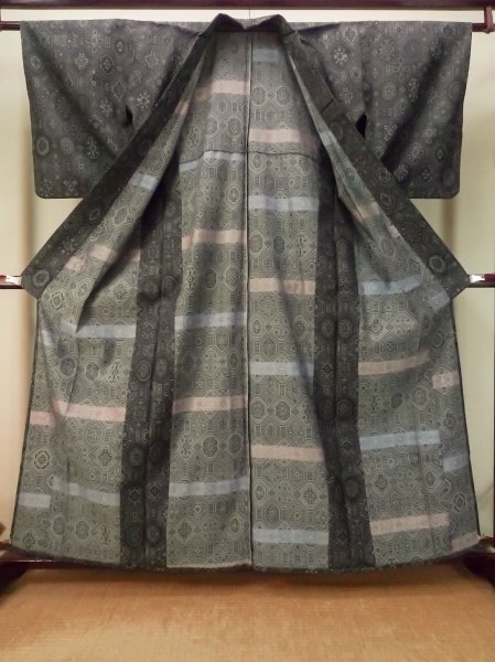 Photo2: Mint P0916G Vintage Japanese kimono Black HITOE unlined for women / Wool. Abstract pattern (Grade A) (2)