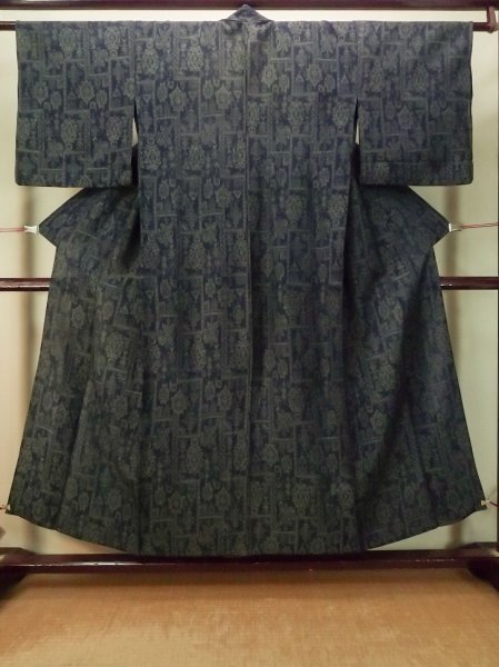 Photo1: P0916I Vintage Japanese kimono Dark Navy Blue HITOE unlined for women / Wool. Abstract pattern, There is an impression of use. (Grade C) (1)