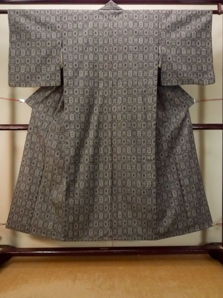 Photo1: Mint P0916J Vintage Japanese kimono Black HITOE unlined for women / Wool. Abstract pattern (Grade A) (1)