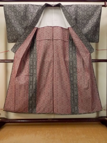 Photo2: Mint P0916J Vintage Japanese kimono Black HITOE unlined for women / Wool. Abstract pattern (Grade A) (2)