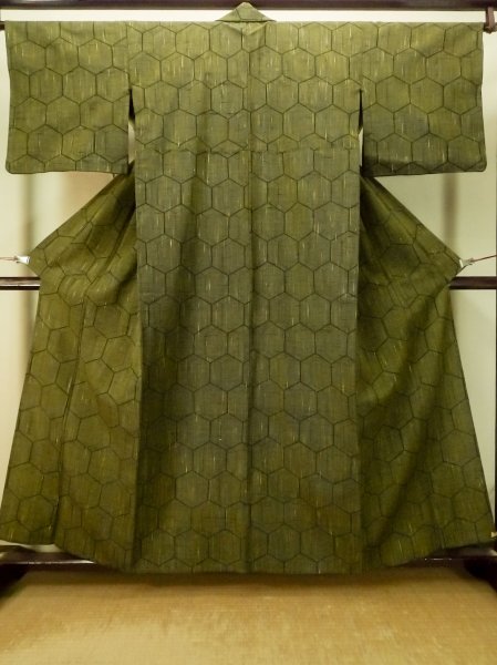 Photo1: P0916N Vintage Japanese kimono Dark Yellow HITOE unlined for women / Wool. Tortoise-shell pattern(Hexagonal pattern) (Grade A) (1)