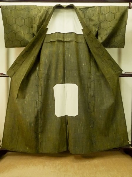 Photo2: P0916N Vintage Japanese kimono Dark Yellow HITOE unlined for women / Wool. Tortoise-shell pattern(Hexagonal pattern) (Grade A) (2)