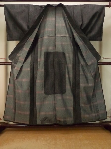 Photo2: P0916R Vintage Japanese kimono Dark Gray HITOE unlined for women / Wool. Tortoise-shell pattern(Hexagonal pattern) (Grade C) (2)