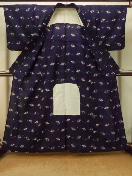 Photo2: P0916Z Vintage Japanese kimono Black HITOE unlined for women / Wool. Parallel Cross, There are stains and impression of use. (Grade D) (2)