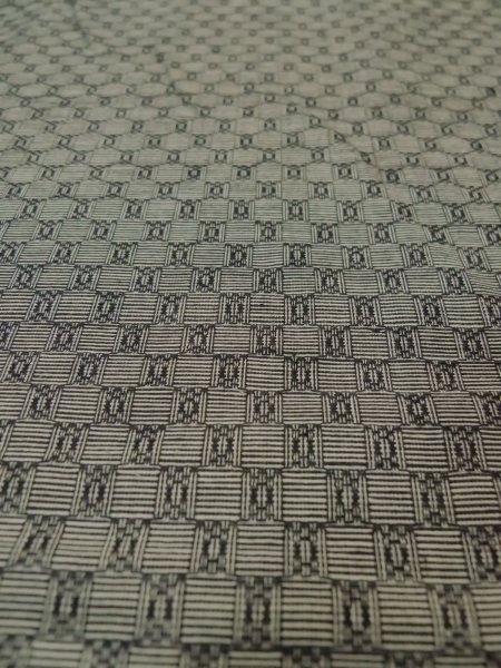 Photo8: P0917A Vintage Japanese kimono Gray HITOE unlined for women / Wool. Geometrical pattern (Grade C) (8)