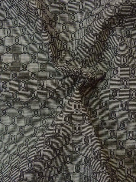 Photo11: P0917A Vintage Japanese kimono Gray HITOE unlined for women / Wool. Geometrical pattern (Grade C) (11)