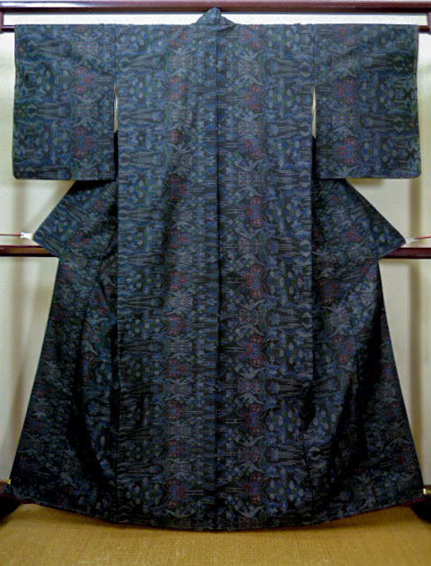 Coro Perú carbón I0713G Used Japanese Kimono Smoky Black OSHIMA TSUMUGI pongee / Silk.  Butterfly, YOKOSO (Grade B) / TSUMUGI / Kimonoya Japan