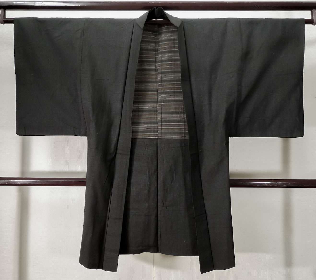 K1028A Used Japanese Mens Deep Brown HAORI short jacket / Silk. Plaid ...